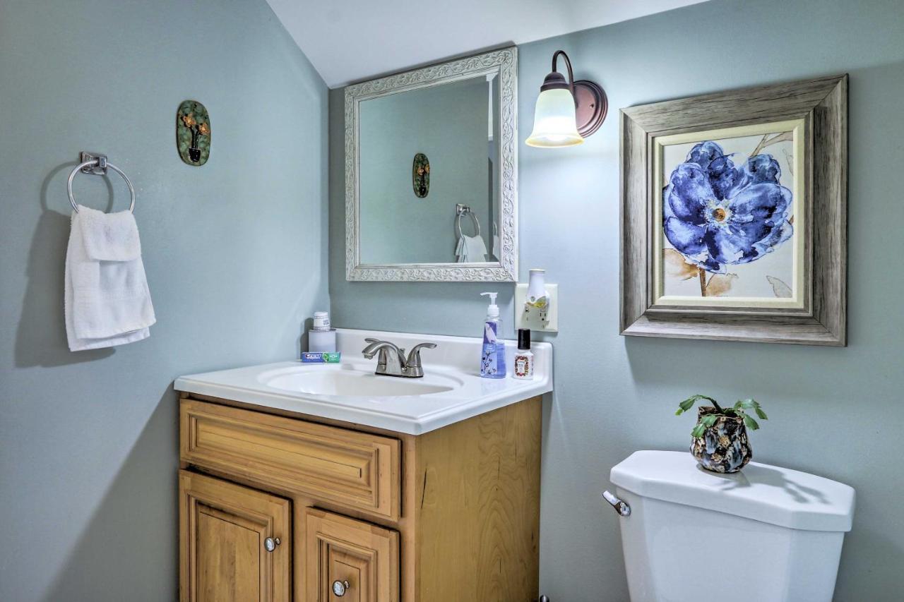 Remodeled Farmhouse In Waterford Near 2 Beaches! 外观 照片